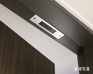 玄関ドアに
防犯センサー