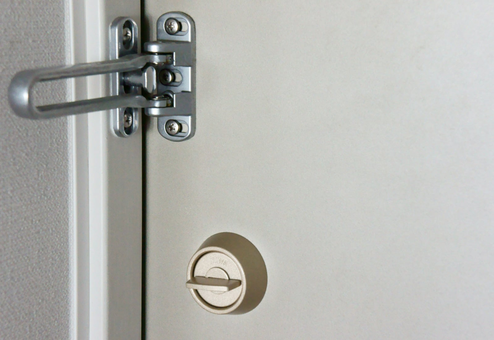 賃貸物件は防犯が不安 今すぐすべき空き巣 防犯対策まとめ 防犯 賃貸完全マニュアル アットホーム