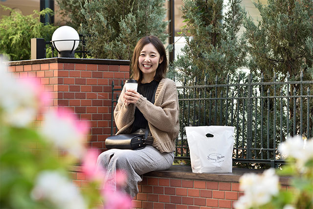 通勤や買い物に便利な街で、一人暮らしを満喫中。