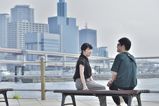 2人の時間を楽しむN様。ここでの暮らしは、近い将来、家族が増えたときの生活のイメージも描きやすいという。