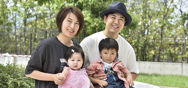 西宮市U様ファミリー ご夫婦と3歳の男の子ともうすぐ1歳を迎える女の子、家族4人の彩り豊かなマイホーム暮らし。