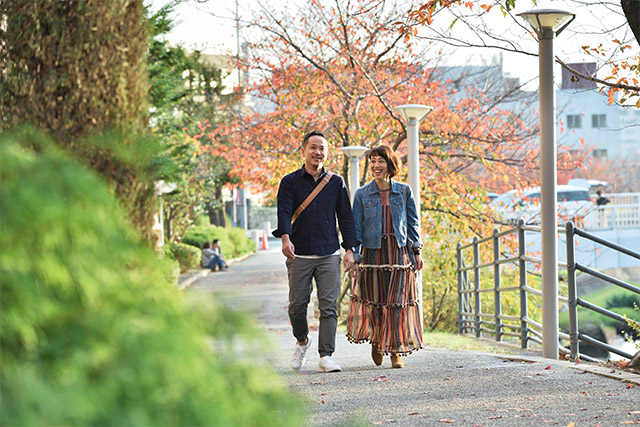 季節の移ろいを感じられる、自然豊かな箕面市。きれいな街並みも魅力。