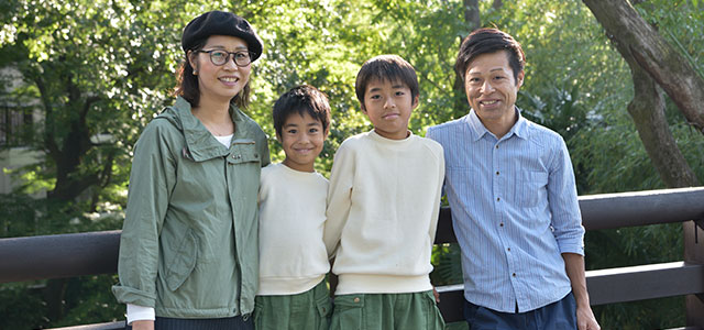 池田市N様ファミリー 11年前、結婚を機に池田市へ。ご夫婦と小学5年生、5歳の息子さんの4人家族。