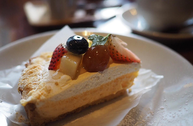 neu.cafe 箕面船場本店（ノイカフェ）