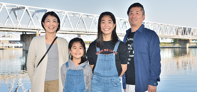 大阪市東淀川区K様ファミリー ご夫婦、中学1年生と小学2年生の娘さんの4人家族。転勤を機に、札幌市から奥様のご実家のある大阪市東淀川区へ。
