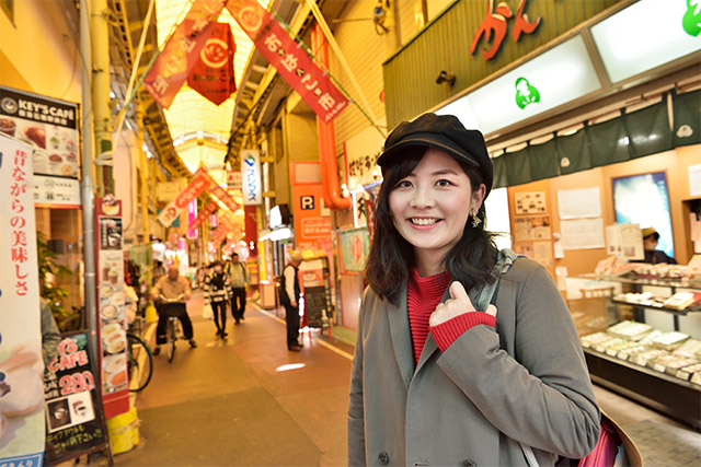 仕事帰りに、駅前の商店街やスーパーで買い物をすることも。