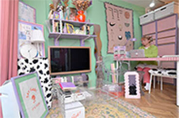 DIYを楽しむカラフルな海外風おしゃれな暮らし