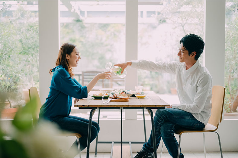【経験者に聞く】結婚前に同棲をするべき？メリット・デメリットや必要な準備を解説