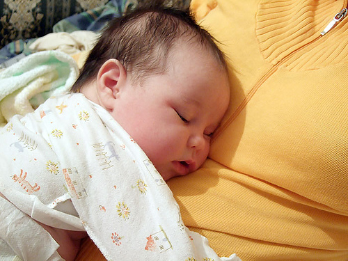 続く乳児の「うつぶせ寝」事故...愛知・豊田市の独自取り組み