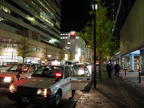 「札幌市タクシー多すぎ問題」解決に強硬手段！ 地元住民「最近客待ちの列が...」