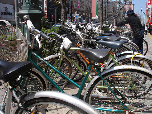 東京よりも大阪よりも放置自転車が多い街・札幌。その理由は？