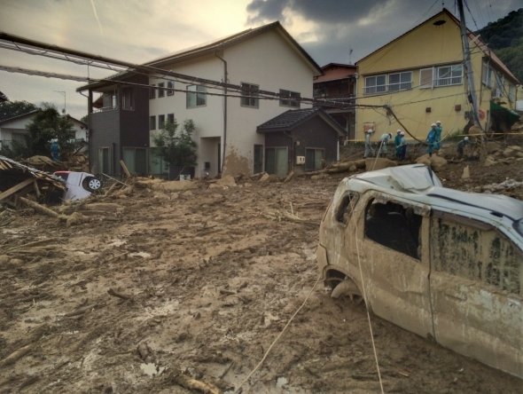 広島豪雨災害から復旧した住宅、道路計画のため立ち退くことに...