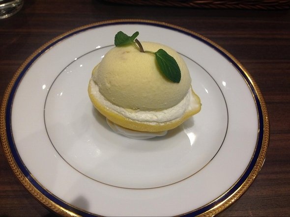 丸善といえば、「檸檬」。京都BALのマルゼンカフェでは「檸檬」スイーツが食べられる