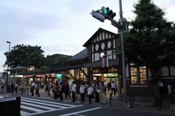 築92年・原宿駅の建て替え発表！ 歴史ある木造駅舎はどうなるのか...？