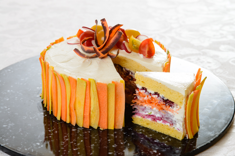ケーキのようだけど実はお野菜 　見て楽しい「ベジデコサラダ」誕生