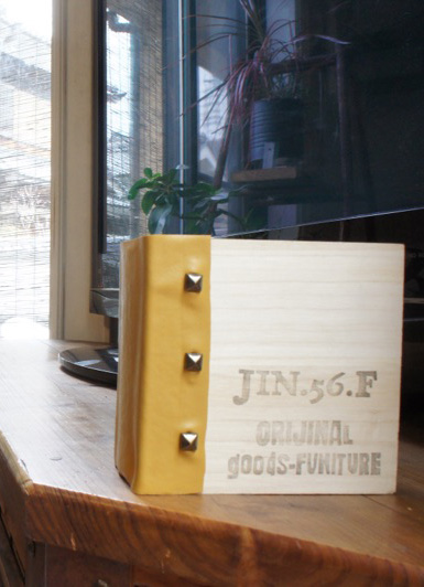 オーディオ周りを飾る　男前デザインの「レザー調CDケース」by　tomooo.25さん