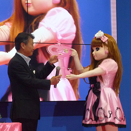 「リカちゃん」とコラボのスマートハウス玩具、7月19日より販売スタート／タカラトミー、パナホーム