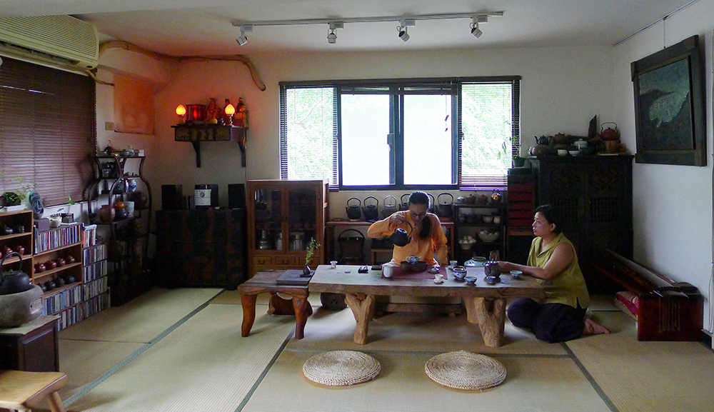 台北の隠れ家的な茶芸サロンを営むご夫婦。台湾茶の愛好家が集う 『趣きあふれる老アパート』